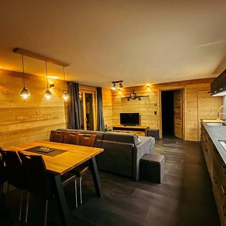 La Pepite Des Aiguilles Apartment เลอุชส์ ภายนอก รูปภาพ