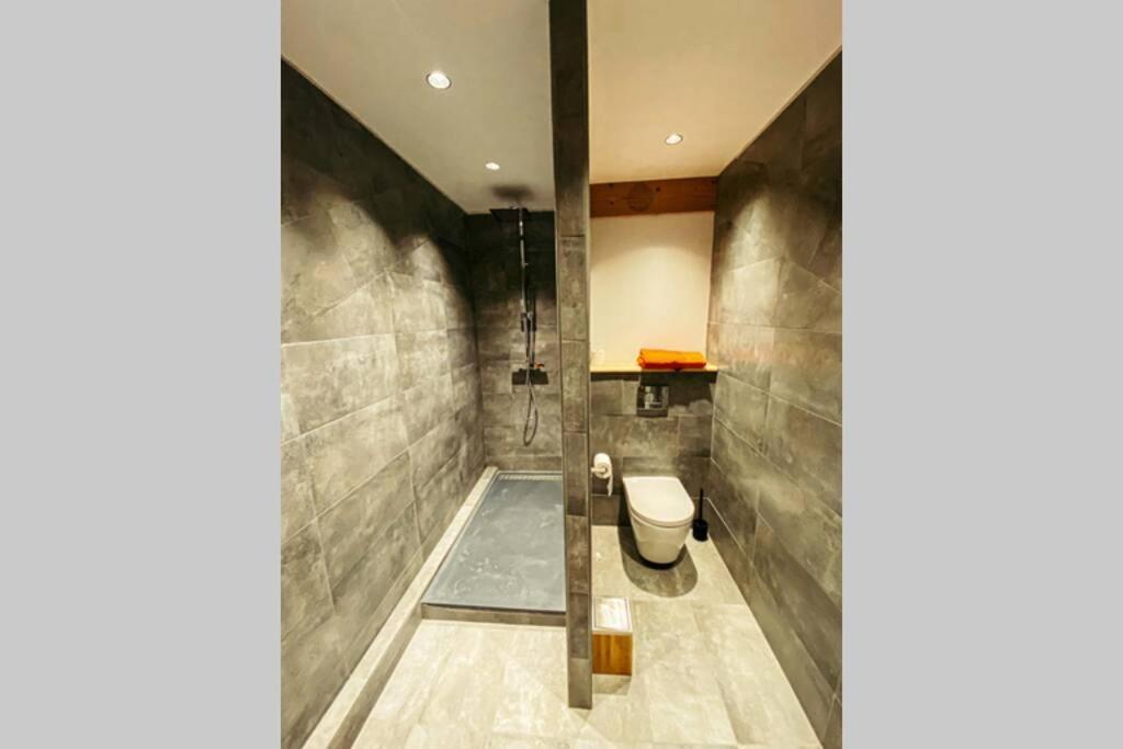 La Pepite Des Aiguilles Apartment เลอุชส์ ภายนอก รูปภาพ