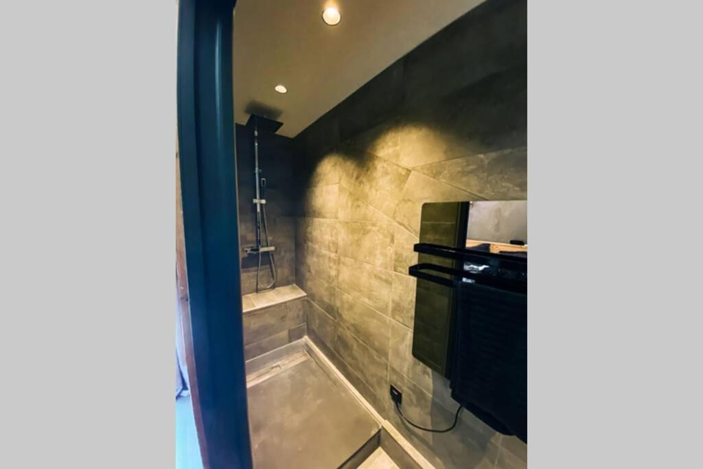 La Pepite Des Aiguilles Apartment เลอุชส์ ภายนอก รูปภาพ