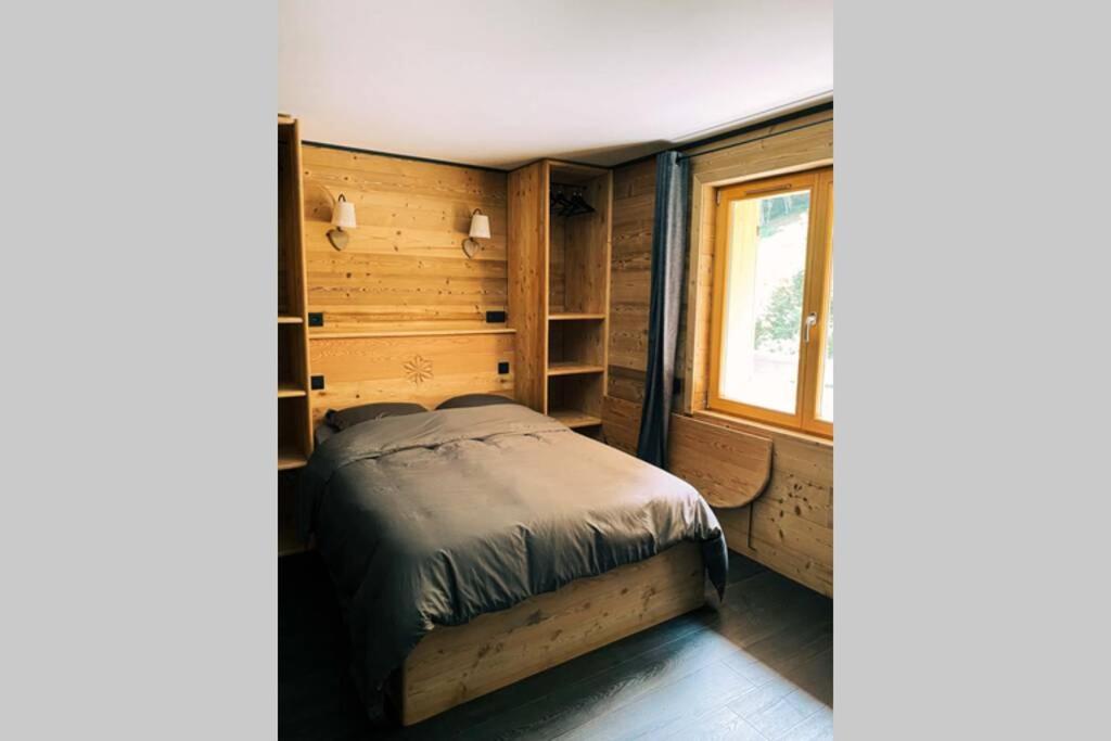 La Pepite Des Aiguilles Apartment เลอุชส์ ภายนอก รูปภาพ
